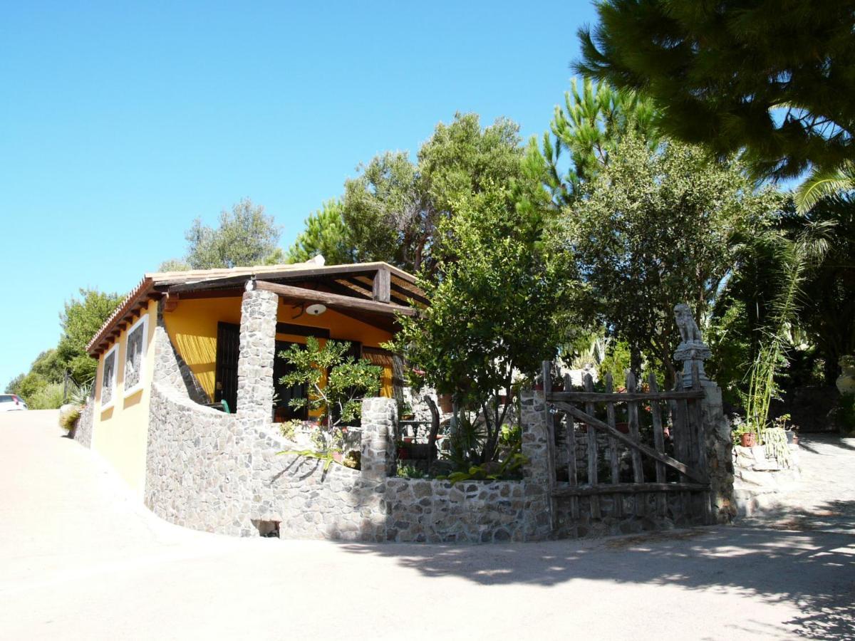 B&B Il Giardino Arbus Eksteriør billede