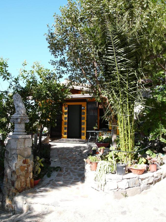 B&B Il Giardino Arbus Eksteriør billede